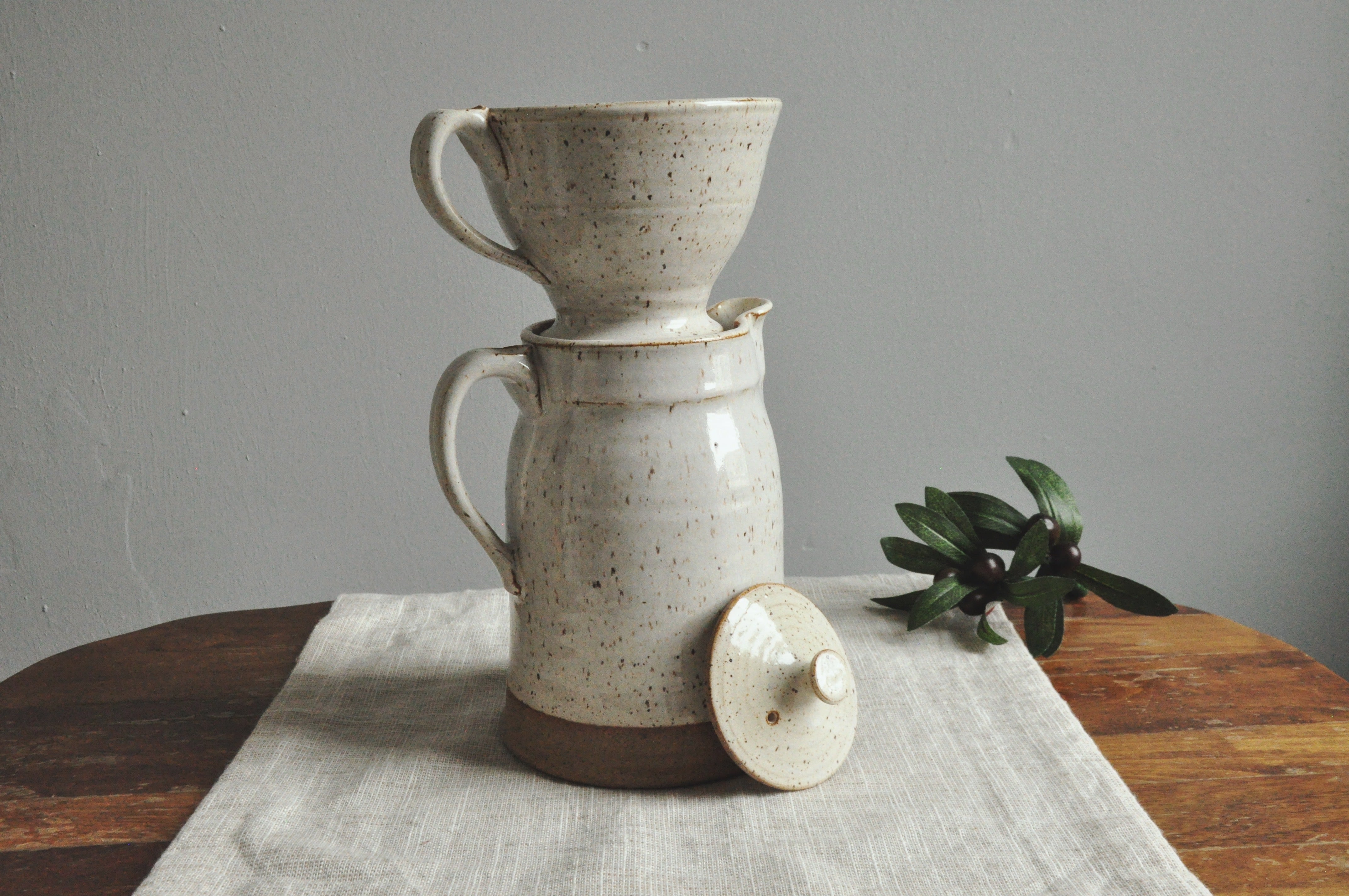 https://www.dirtysouthpottery.com/cdn/shop/products/CoffeePotSet4.jpg?v=1612386683